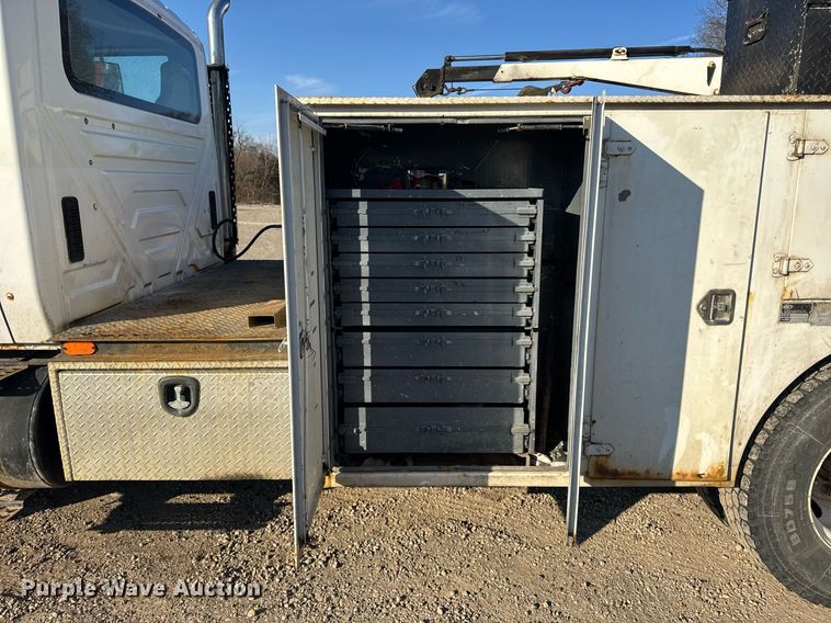 image for item DH9729 2003 International 4400 utility / service truck