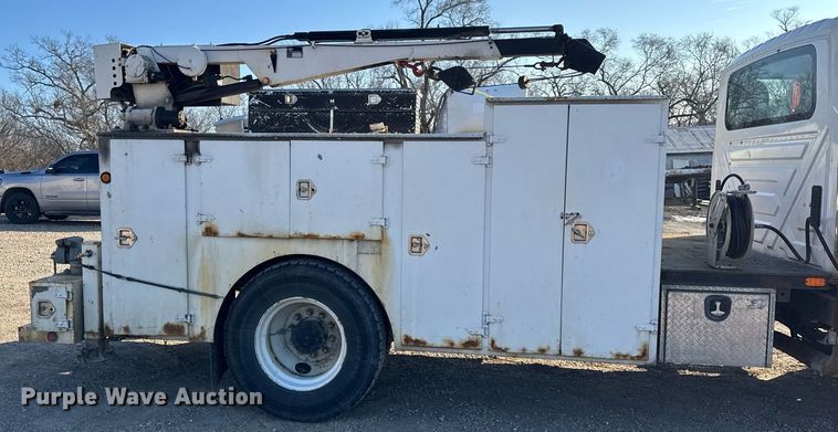 image for item DH9729 2003 International 4400 utility / service truck