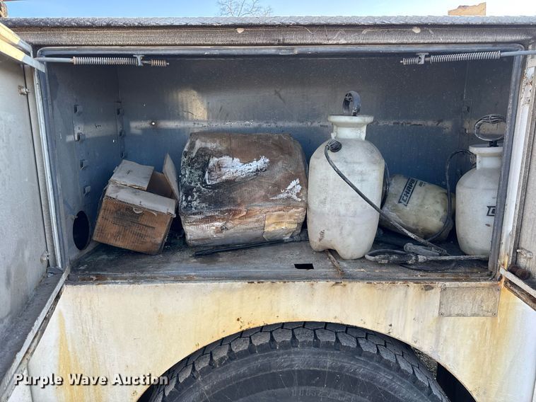 image for item DH9729 2003 International 4400 utility / service truck