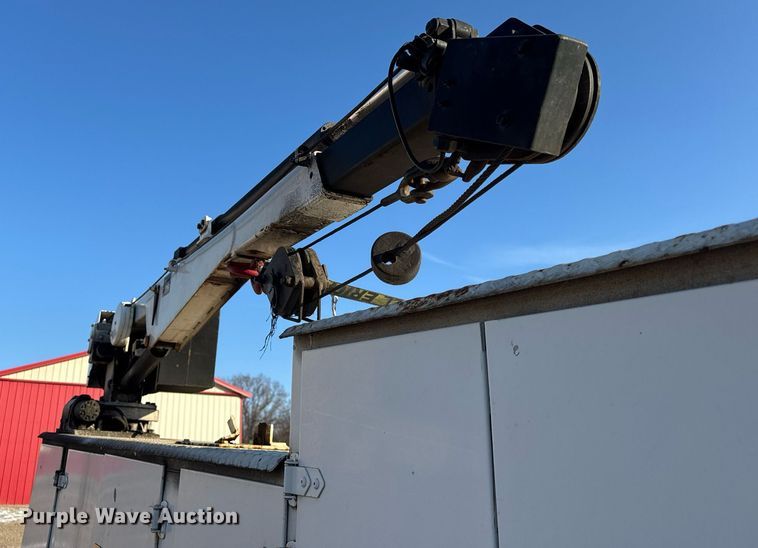 image for item DH9729 2003 International 4400 utility / service truck