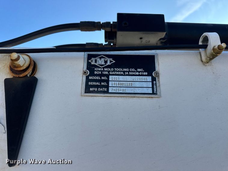 image for item DH9729 2003 International 4400 utility / service truck