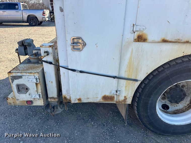 image for item DH9729 2003 International 4400 utility / service truck