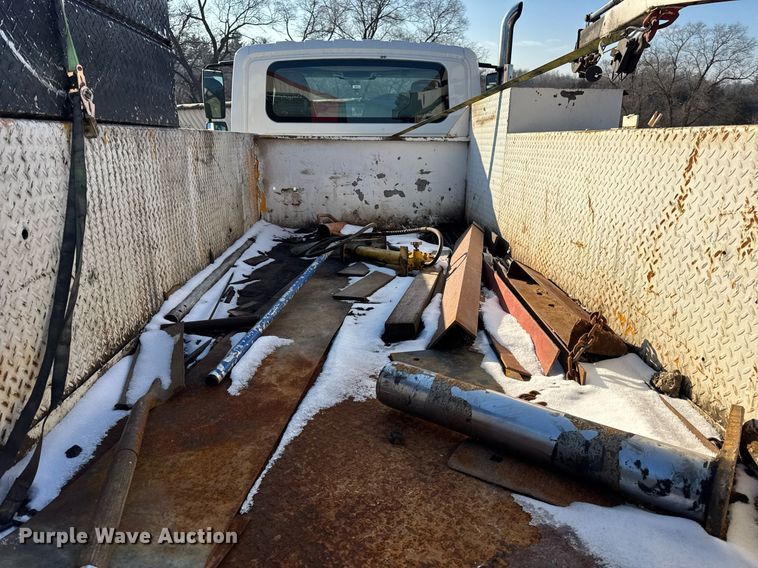 image for item DH9729 2003 International 4400 utility / service truck