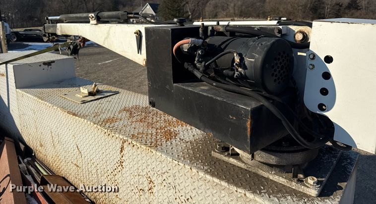 image for item DH9729 2003 International 4400 utility / service truck