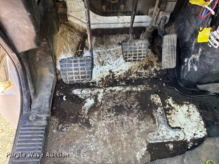 image for item DH9729 2003 International 4400 utility / service truck