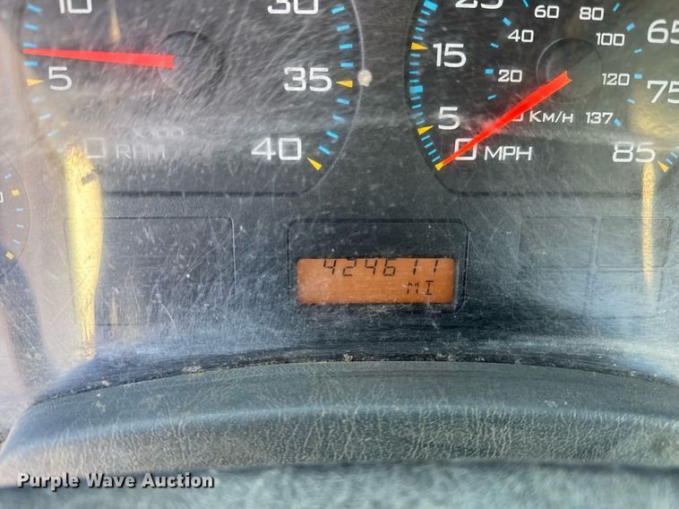 image for item DH9729 2003 International 4400 utility / service truck