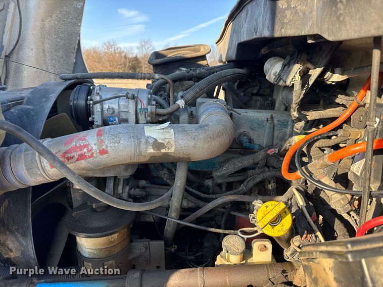 image for item DH9729 2003 International 4400 utility / service truck