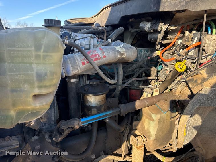 image for item DH9729 2003 International 4400 utility / service truck