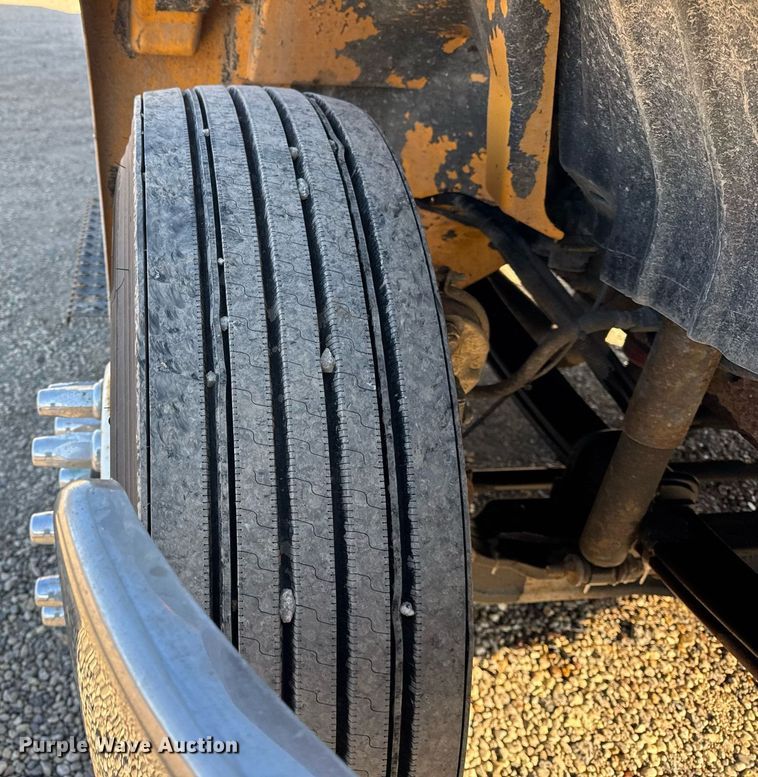 image for item DH9729 2003 International 4400 utility / service truck