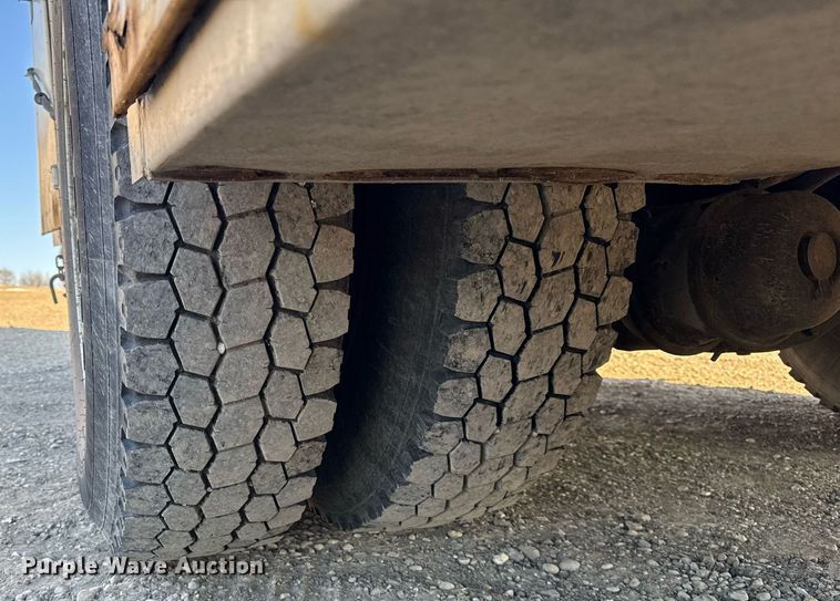 image for item DH9729 2003 International 4400 utility / service truck