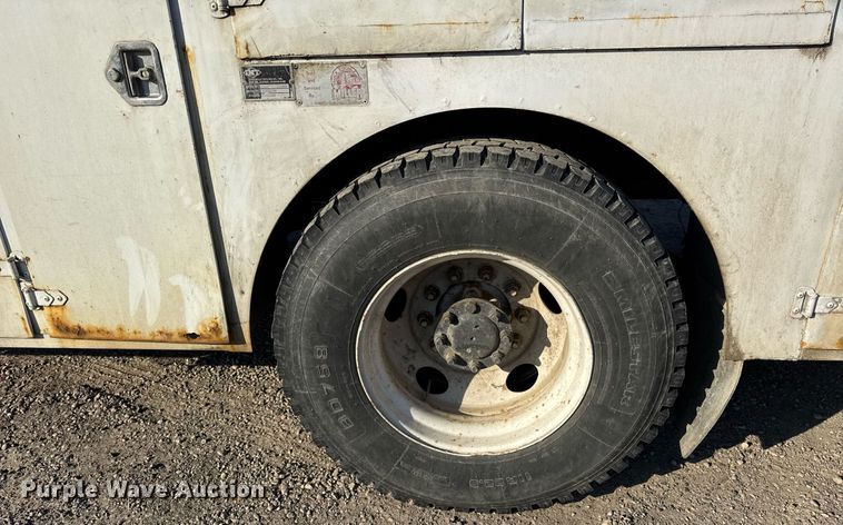 image for item DH9729 2003 International 4400 utility / service truck