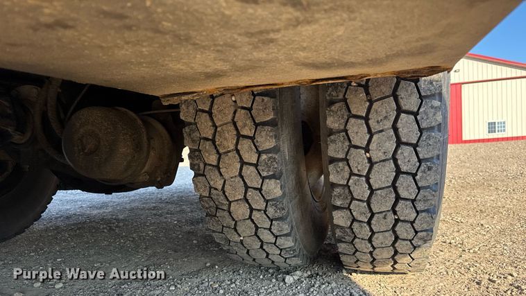 image for item DH9729 2003 International 4400 utility / service truck