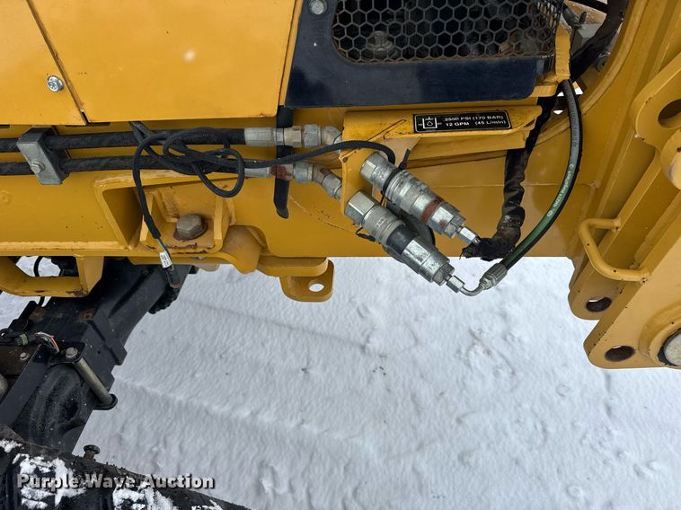 image for item DH9750 2015 Vermeer RTX1250 cable plow