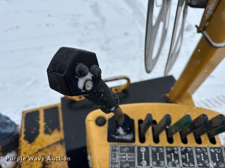 image for item DH9750 2015 Vermeer RTX1250 cable plow