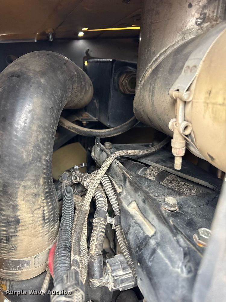 image for item DH9750 2015 Vermeer RTX1250 cable plow