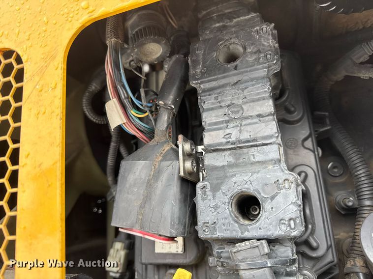 image for item DH9750 2015 Vermeer RTX1250 cable plow