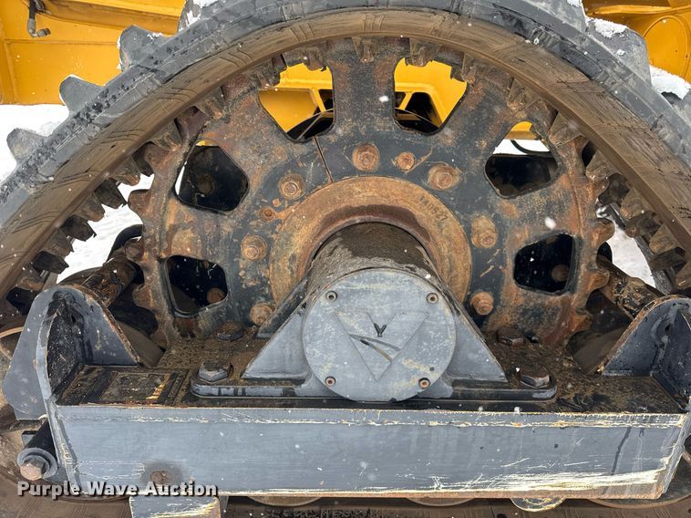 image for item DH9750 2015 Vermeer RTX1250 cable plow