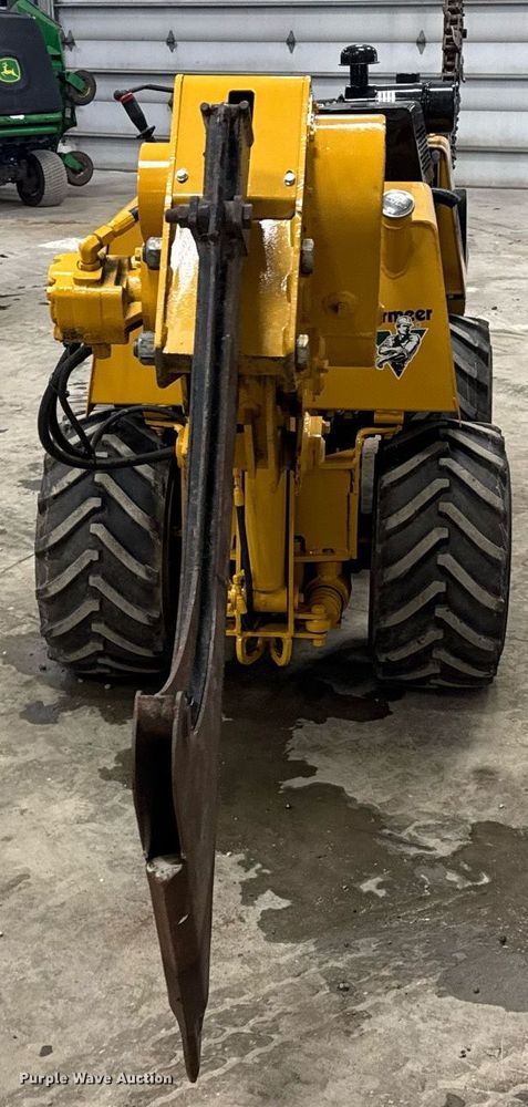 image for item DH9754 1998 Vermeer LM42 trencher