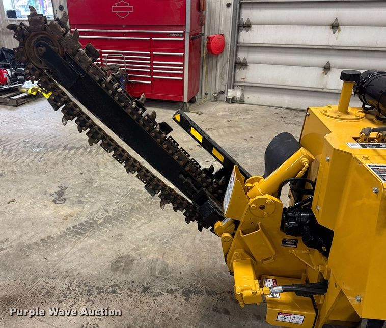 image for item DH9754 1998 Vermeer LM42 trencher