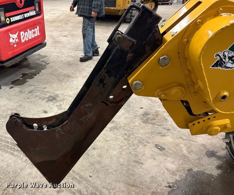 image for item DH9754 1998 Vermeer LM42 trencher