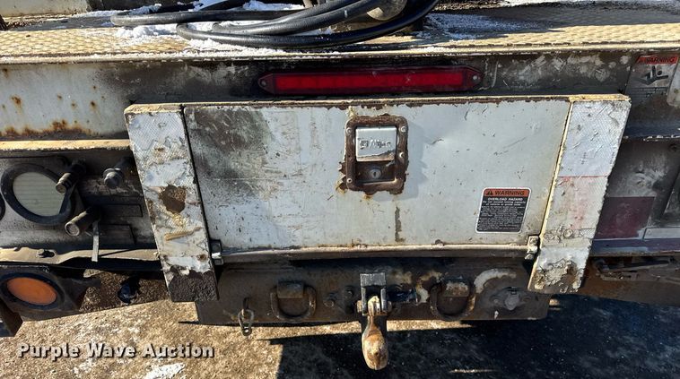 image for item DH9762 2003 International 7400 digger derrick truck