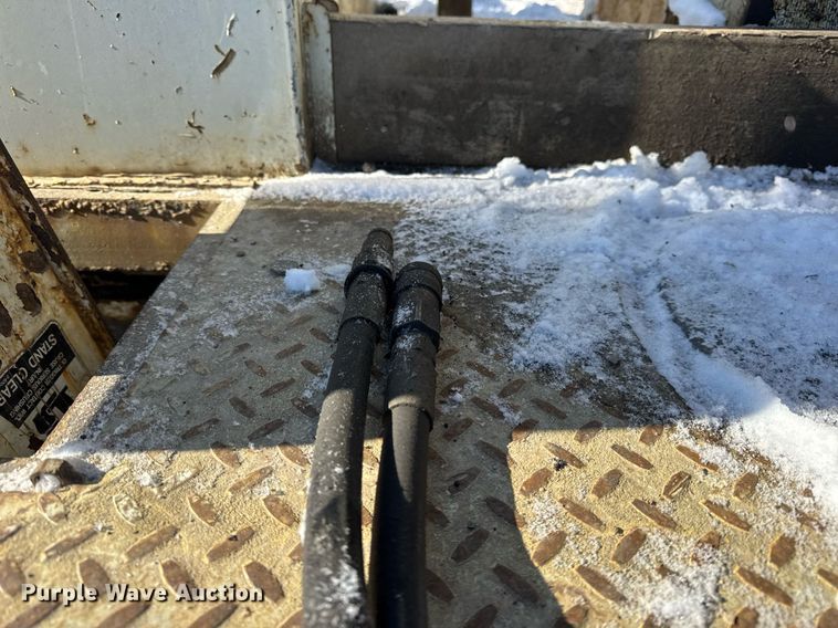 image for item DH9762 2003 International 7400 digger derrick truck