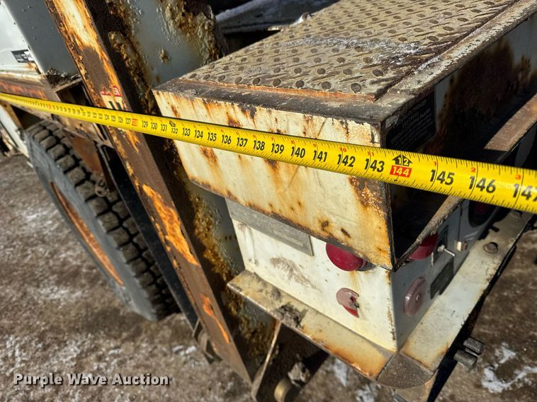 image for item DH9762 2003 International 7400 digger derrick truck