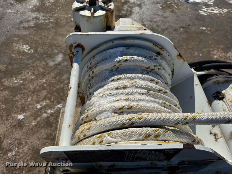 image for item DH9762 2003 International 7400 digger derrick truck