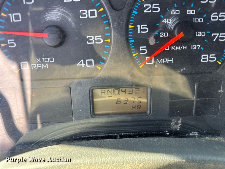 image for item DH9762 2003 International 7400 digger derrick truck