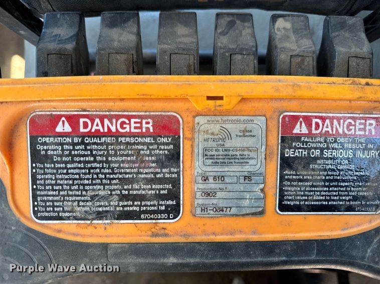 image for item DH9762 2003 International 7400 digger derrick truck