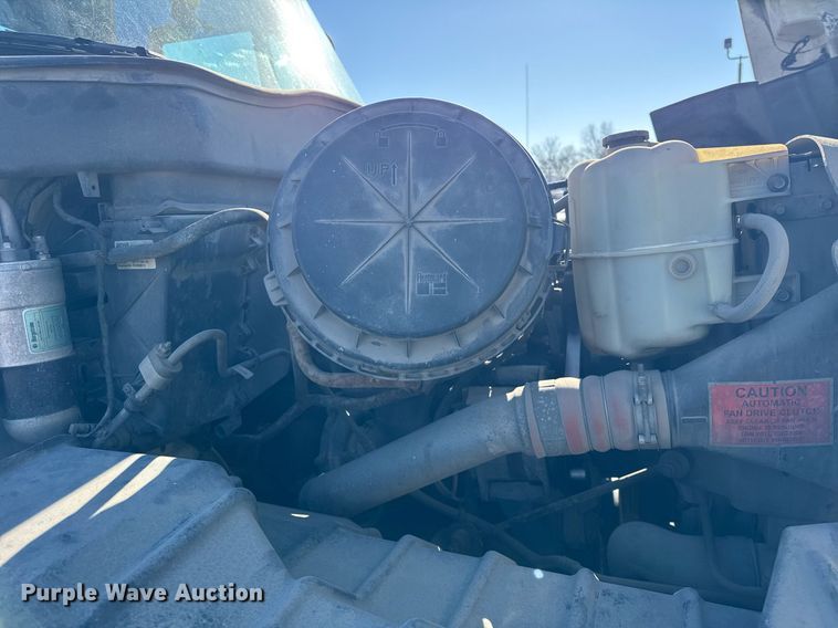 image for item DH9762 2003 International 7400 digger derrick truck