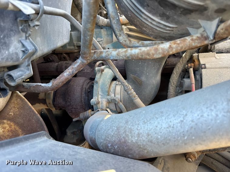 image for item DH9762 2003 International 7400 digger derrick truck