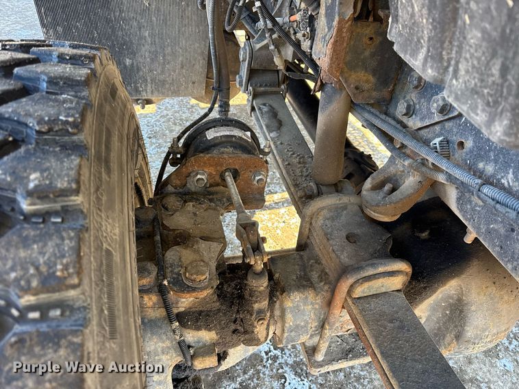 image for item DH9762 2003 International 7400 digger derrick truck