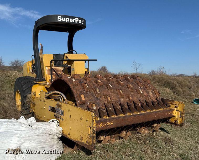 image for item DJ9767 1999 SuperPac 840P single drum vibratory roller