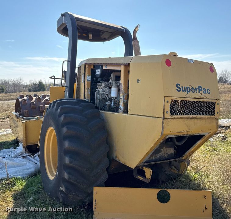 image for item DJ9767 1999 SuperPac 840P single drum vibratory roller