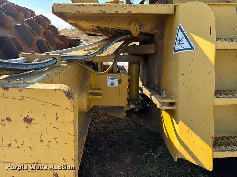 image for item DJ9767 1999 SuperPac 840P single drum vibratory roller