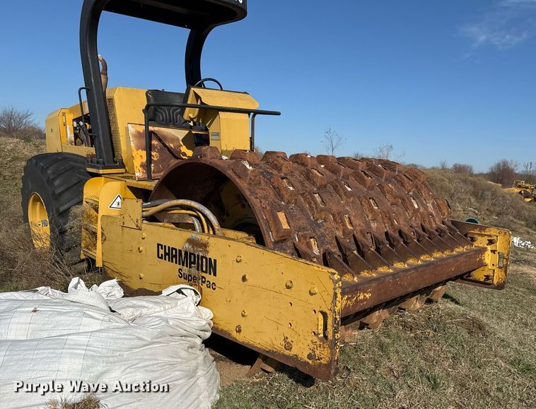 image for item DJ9767 1999 SuperPac 840P single drum vibratory roller