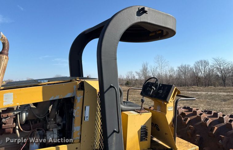 image for item DJ9767 1999 SuperPac 840P single drum vibratory roller