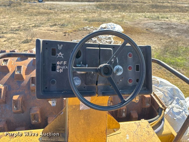 image for item DJ9767 1999 SuperPac 840P single drum vibratory roller