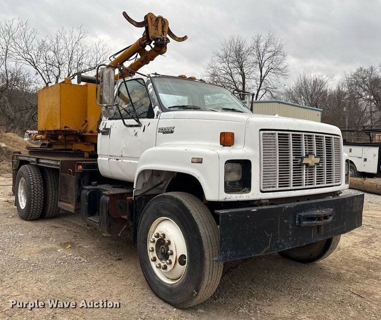 image for item DM5500 1992 Chevrolet Kodiak C8500 drilling rig truck