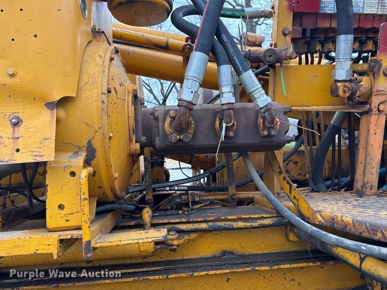 image for item DM5500 1992 Chevrolet Kodiak C8500 drilling rig truck