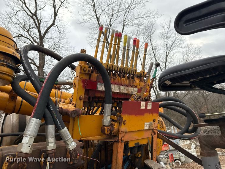 image for item DM5500 1992 Chevrolet Kodiak C8500 drilling rig truck