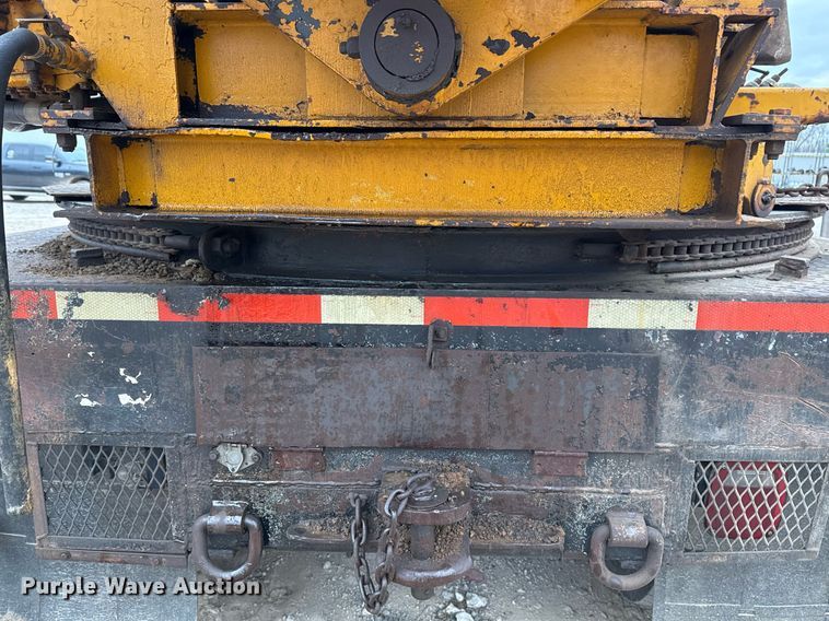 image for item DM5500 1992 Chevrolet Kodiak C8500 drilling rig truck