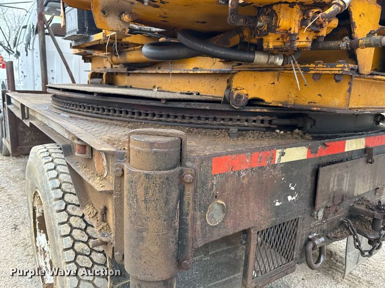 image for item DM5500 1992 Chevrolet Kodiak C8500 drilling rig truck