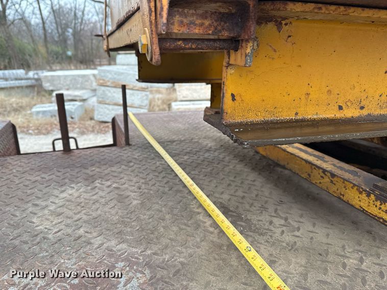 image for item DM5500 1992 Chevrolet Kodiak C8500 drilling rig truck