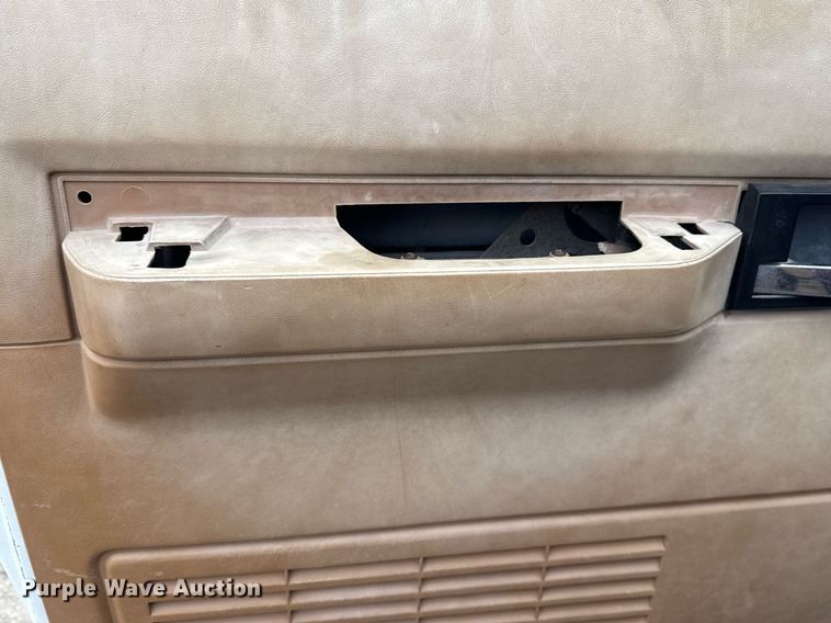 image for item DM5500 1992 Chevrolet Kodiak C8500 drilling rig truck