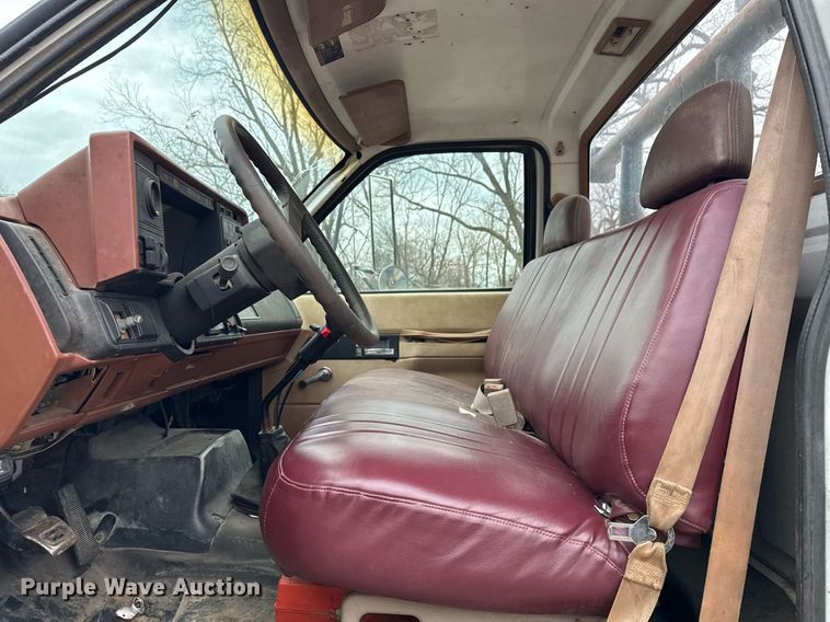 image for item DM5500 1992 Chevrolet Kodiak C8500 drilling rig truck