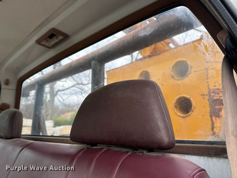 image for item DM5500 1992 Chevrolet Kodiak C8500 drilling rig truck