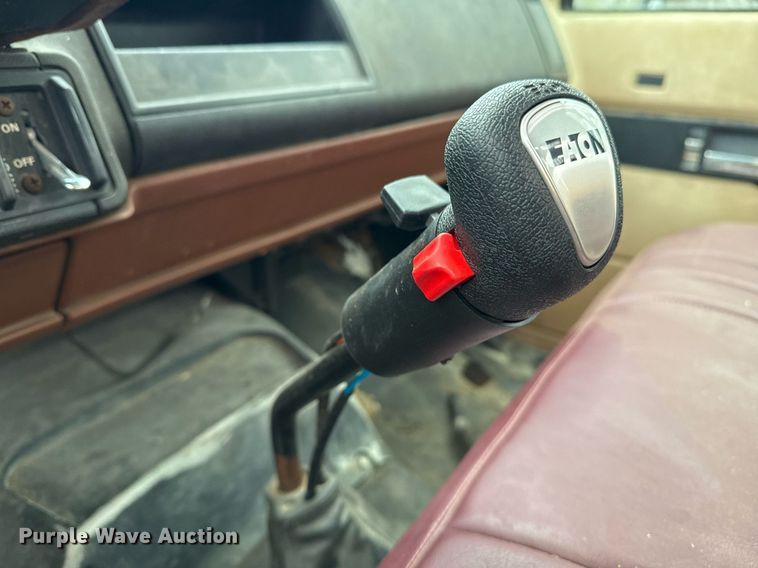 image for item DM5500 1992 Chevrolet Kodiak C8500 drilling rig truck