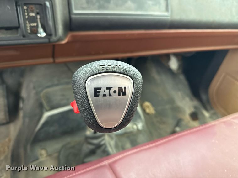 image for item DM5500 1992 Chevrolet Kodiak C8500 drilling rig truck